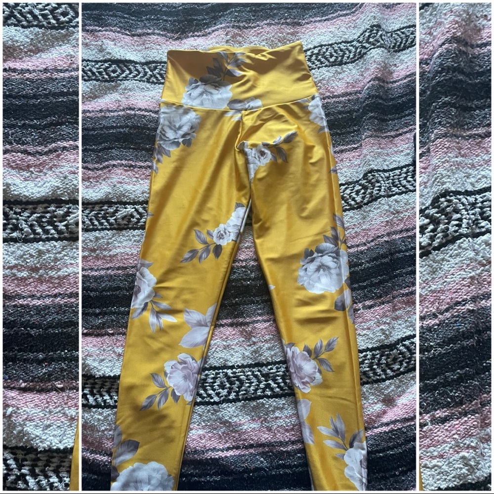 NWOT Onzie Printed High Waist Leggings